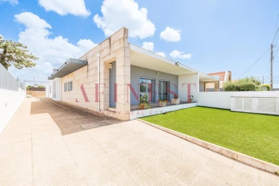 Moradia T4 para Venda em Fernao Ferro