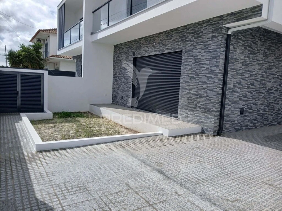 Moradia T3 para Venda em Fernao Ferro Foto 15