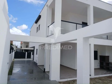 Moradia T3 para Venda em Fernao Ferro