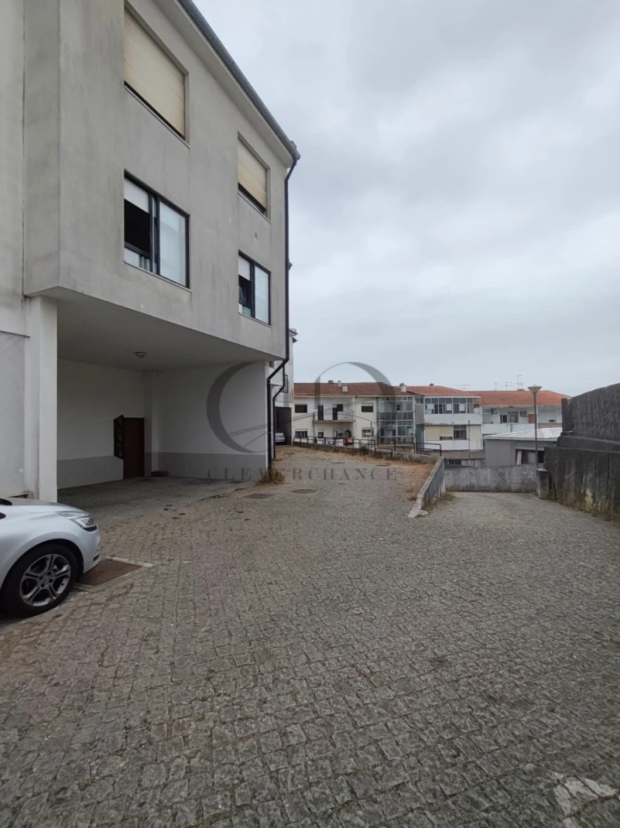 Apartamento T2 para Venda em Cedofeita, Santo Ildefonso, Sé, Miragaia, São Nicolau e Vitória Foto 24