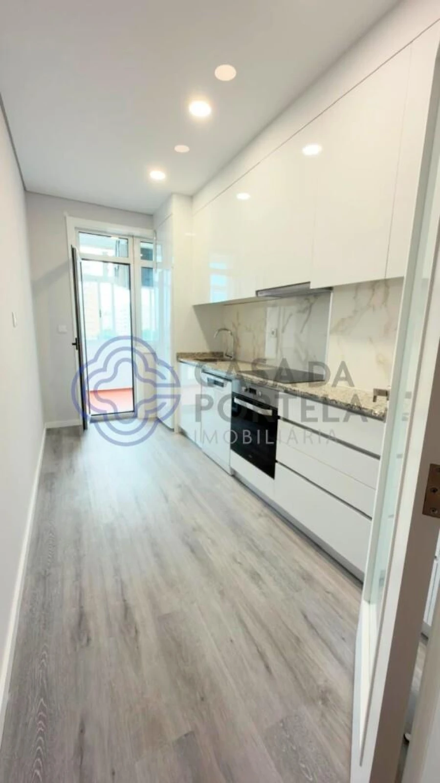 Apartamento T2 para Venda em Cedofeita, Santo Ildefonso, Sé, Miragaia, São Nicolau e Vitória Foto 2