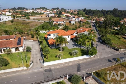 Moradia T4 para Venda em Oliveira do Bairro