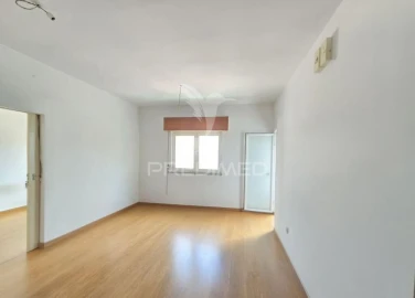 Apartamento T2 para Venda em Alfragide