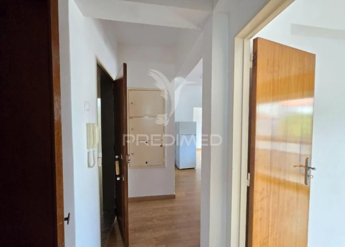 Apartamento T2 para Venda em Alfragide Foto 12