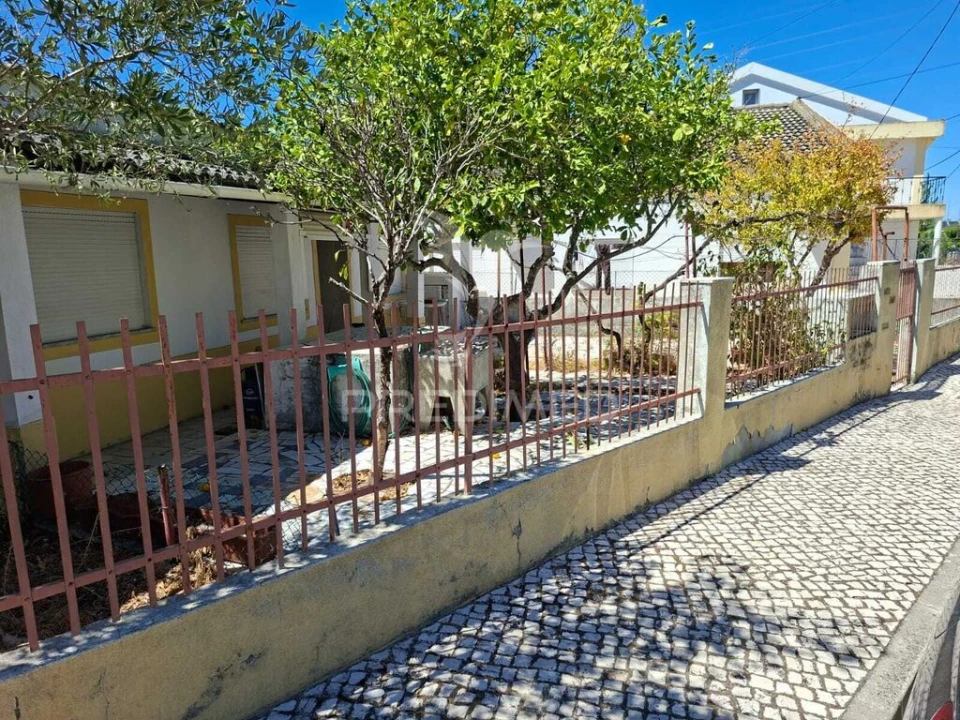 Terreno para Venda em Quinta do Conde Foto 1