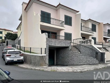 Moradia T3 para Venda em Estreito de Camara de Lobos