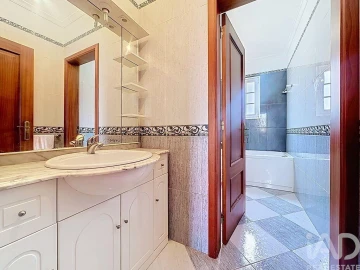 Moradia T3 para Venda em Estreito de Camara de Lobos