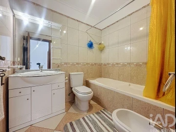 Moradia T3 para Venda em Estreito de Camara de Lobos