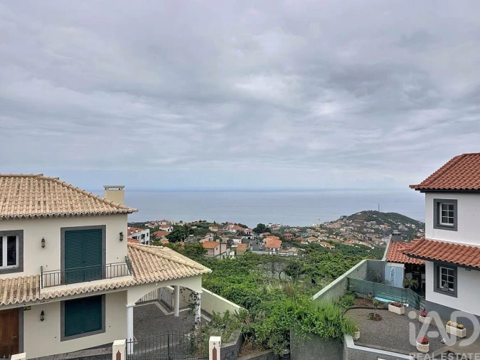 Moradia T3 para Venda em Estreito de Camara de Lobos Foto 28