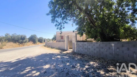 Terreno para Venda em Quelfes