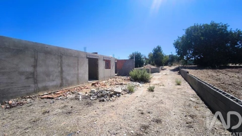 Terreno para Venda em Quelfes