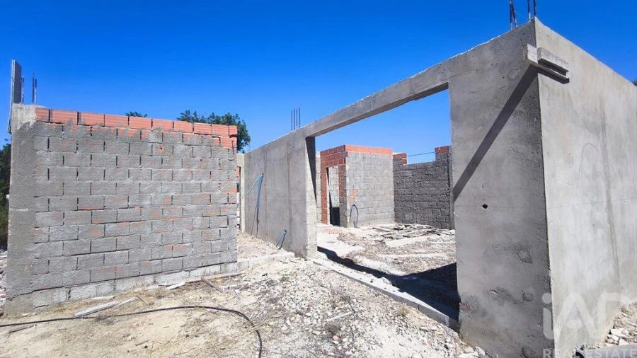 Terreno para Venda em Quelfes Foto 6