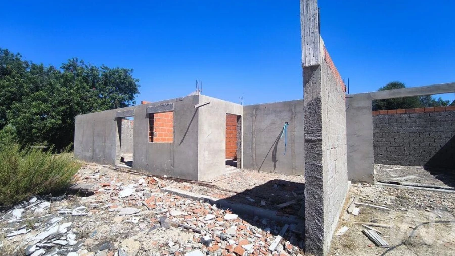 Terreno para Venda em Quelfes