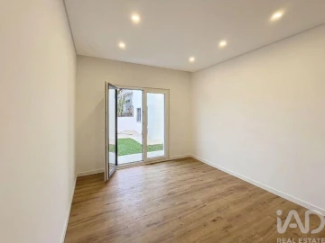Moradia T6 para Venda em Azeitão (São Lourenço e São Simão)