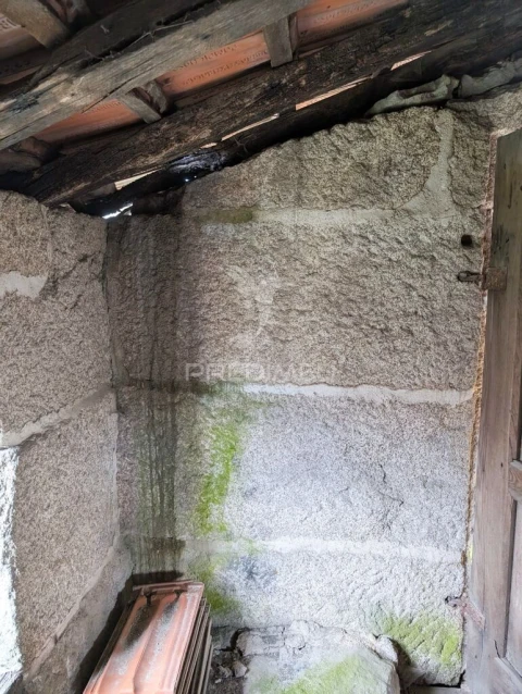 Moradia T2 para Venda em Nossa Senhora da Conceição, São Pedro e São Dinis