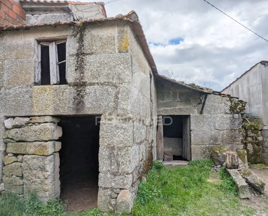 Moradia T2 para Venda em Nossa Senhora da Conceição, São Pedro e São Dinis Foto 3