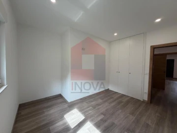 Apartamento T2 para Venda em Vila Verde e Barbudo