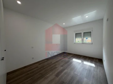 Apartamento T2 para Venda em Vila Verde e Barbudo