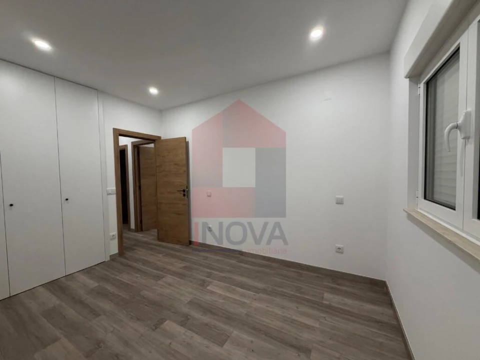 Apartamento T2 para Venda em Vila Verde e Barbudo Foto 14
