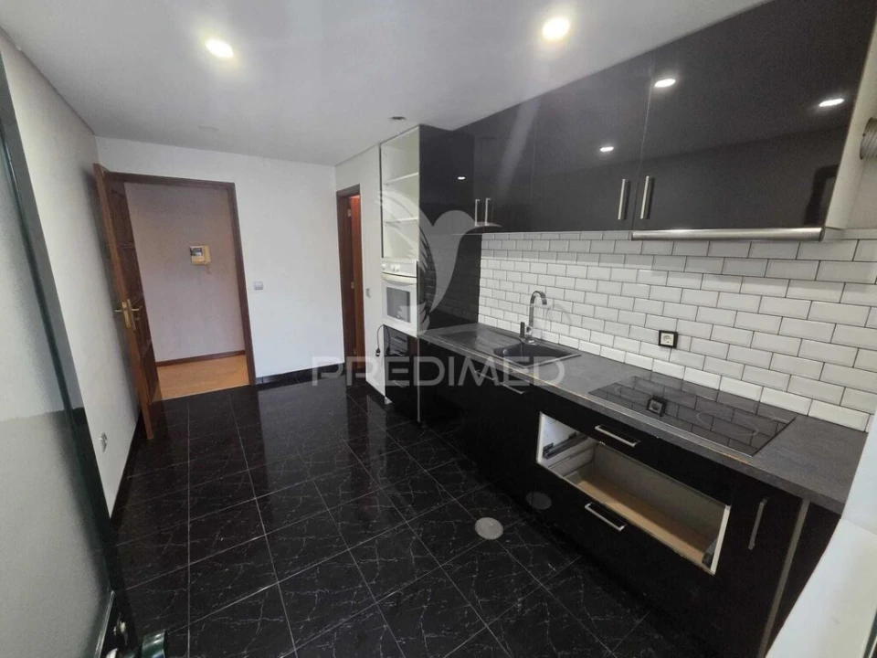 Apartamento T2 para Venda em Oliveira do Douro Foto 6