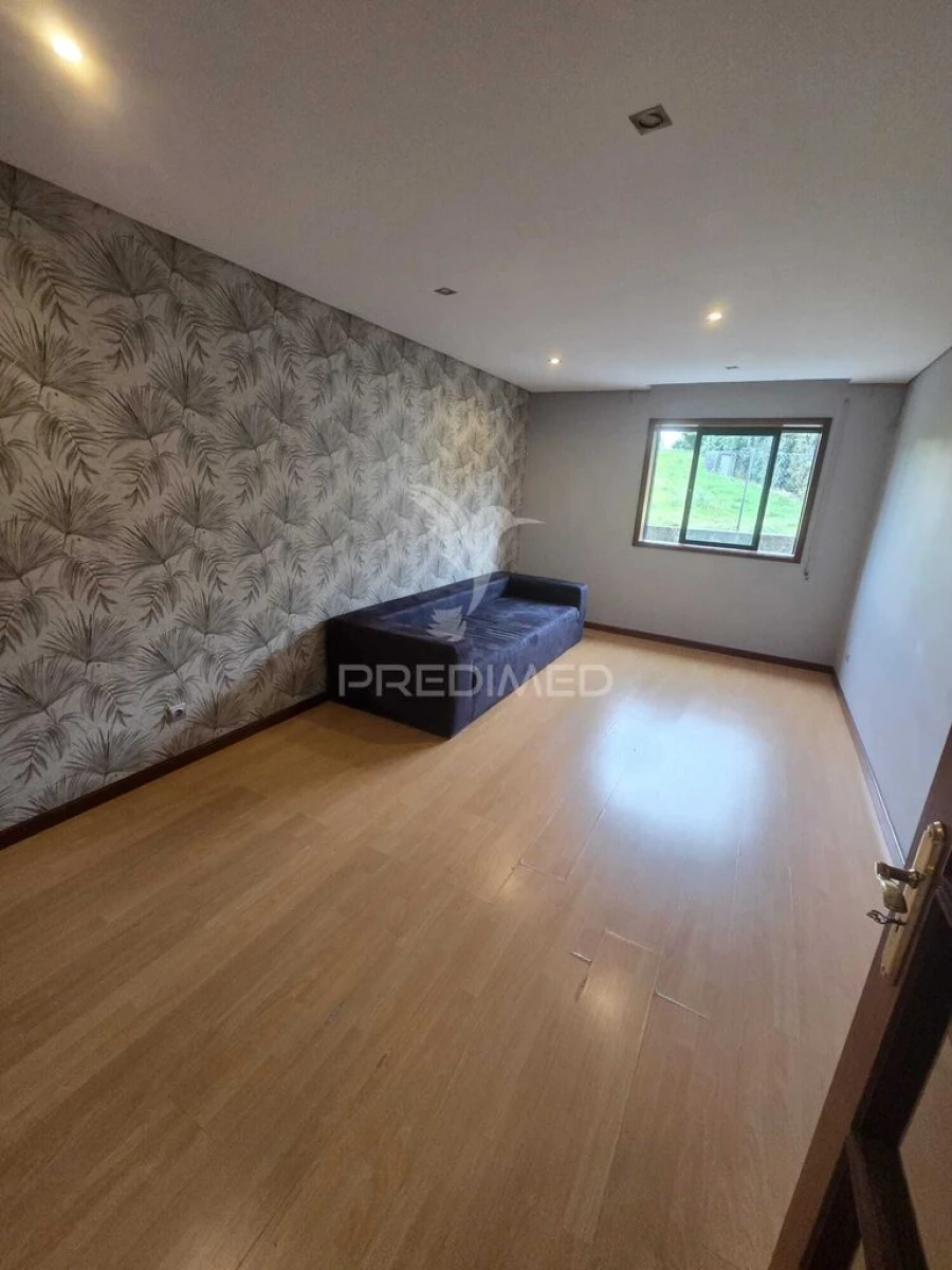 Apartamento T2 para Venda em Oliveira do Douro Foto 2