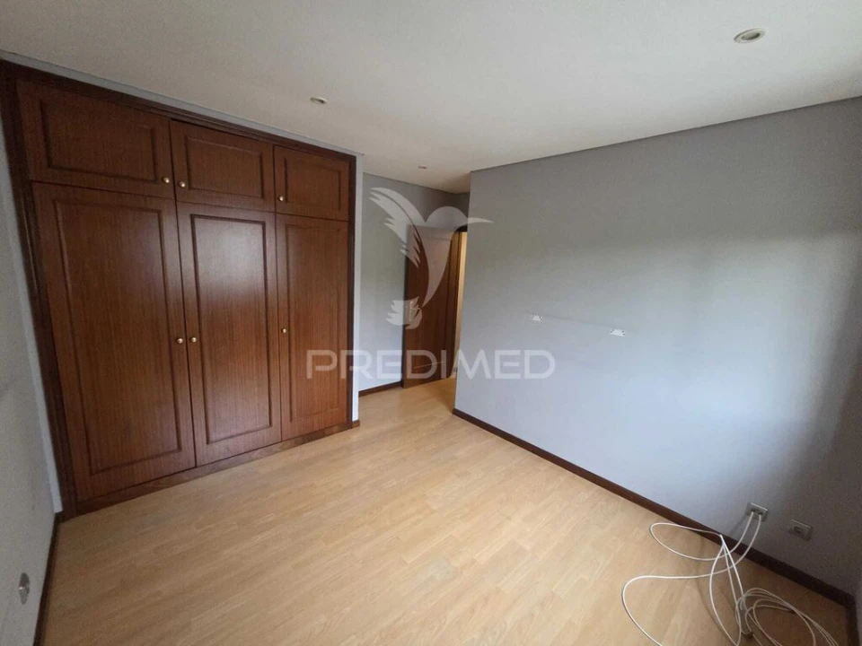 Apartamento T2 para Venda em Oliveira do Douro Foto 16