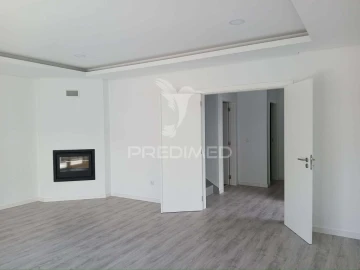 Moradia T3 para Venda em Fernao Ferro