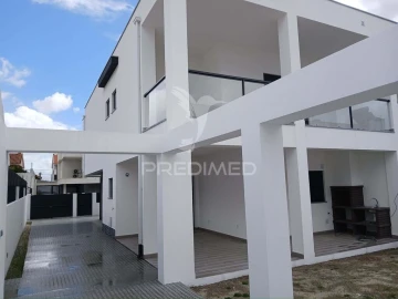 Moradia T3 para Venda em Fernao Ferro