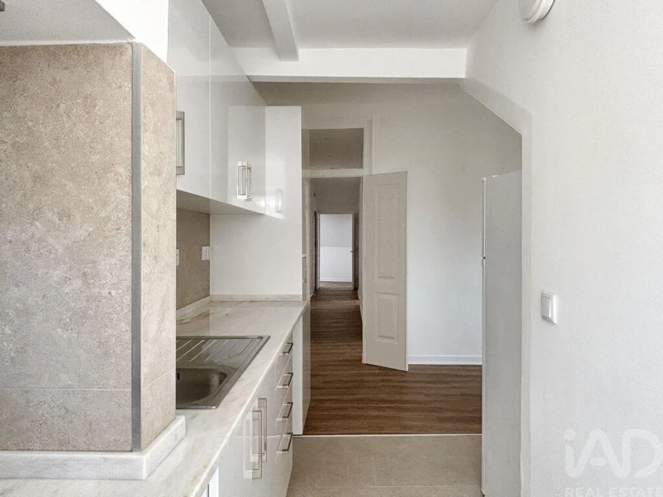 Apartamento T3 para Arrendamento em São Vicente Foto 5