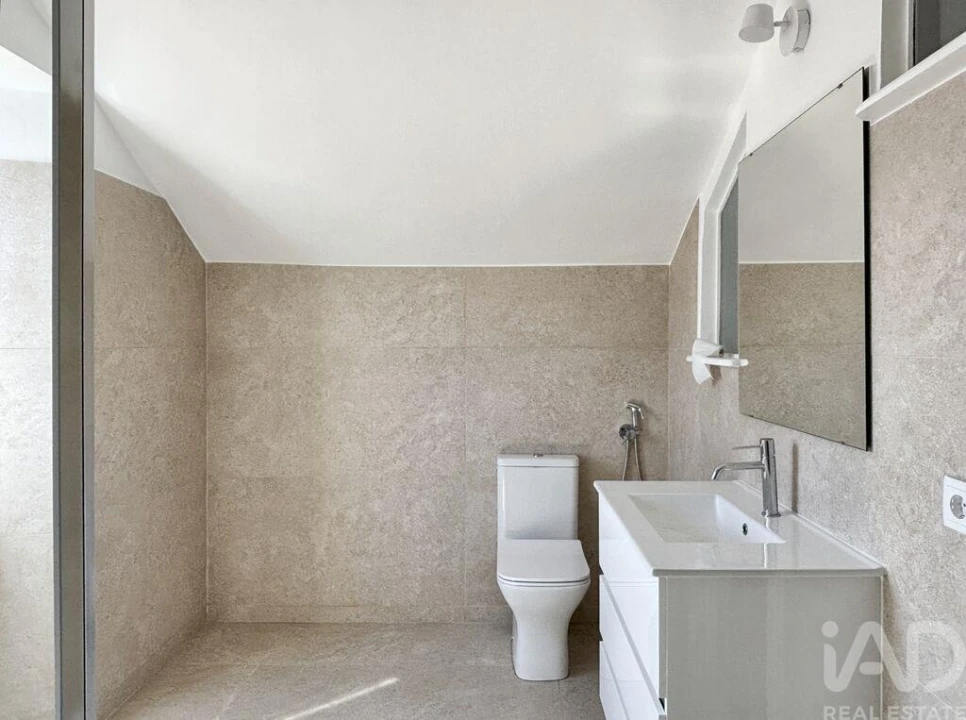 Apartamento T3 para Arrendamento em São Vicente Foto 23