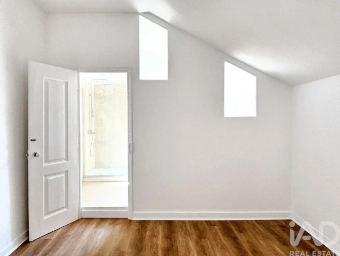 Apartamento T3 para Arrendamento em São Vicente Foto 8