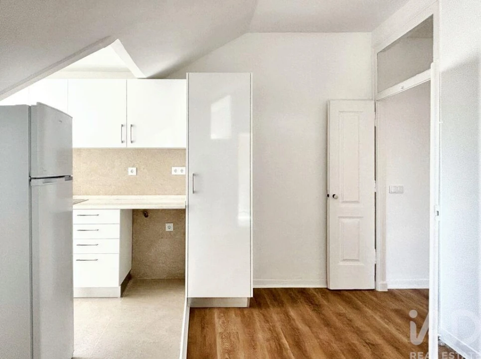 Apartamento T3 para Arrendamento em São Vicente Foto 1