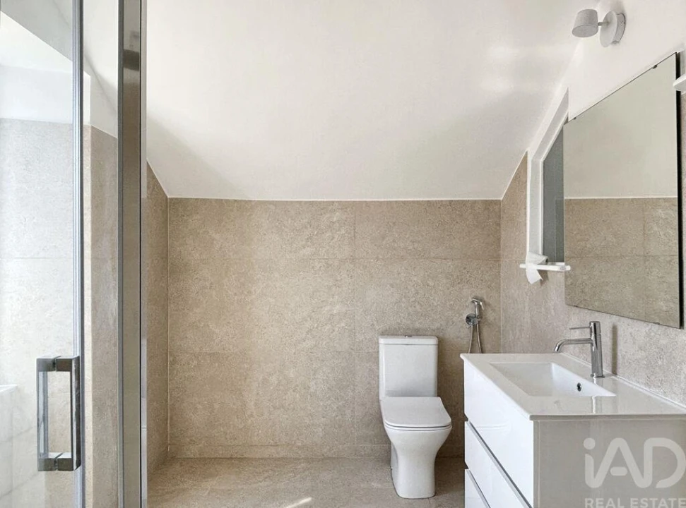 Apartamento T3 para Arrendamento em São Vicente Foto 21