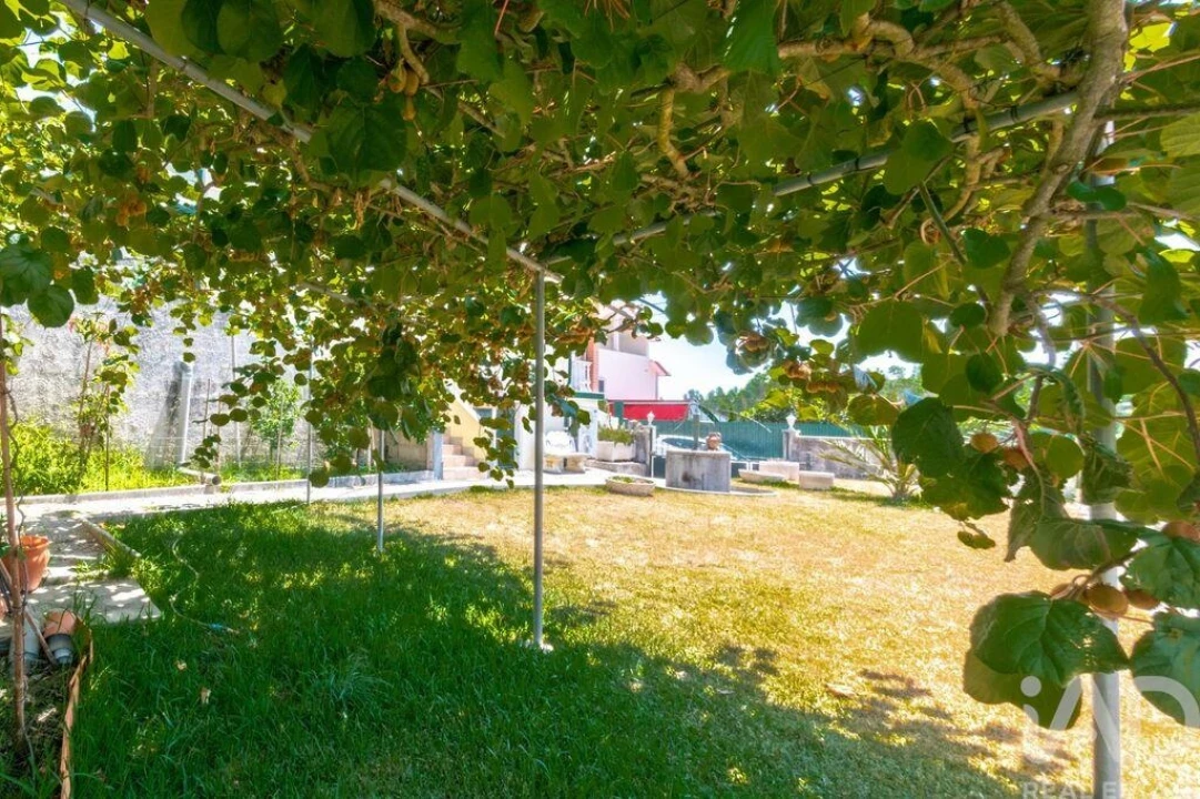 Moradia T4 para Venda em Maceira Foto 6