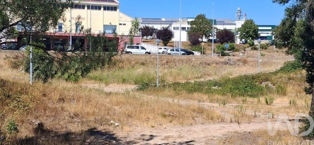 Terreno para Venda em Vila de Rei Foto 2