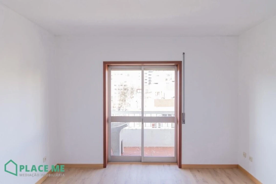 Apartamento T1 para Venda em São Vitor (Braga) Foto 12