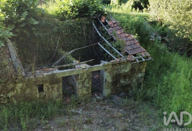 Moradia para Venda em Airães Foto 4