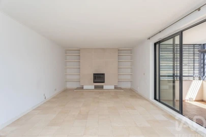 Apartamento T2 para Arrendamento em São Domingos de Benfica