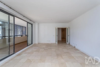 Apartamento T2 para Arrendamento em São Domingos de Benfica