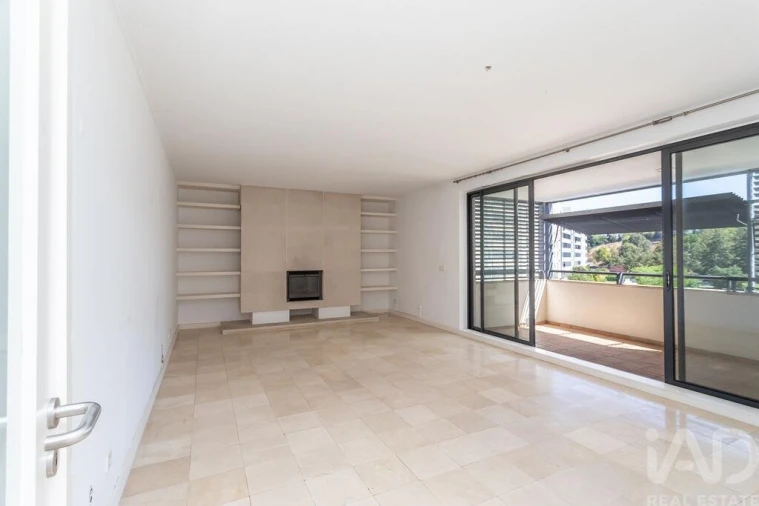 Apartamento T2 para Arrendamento em São Domingos de Benfica Foto 2