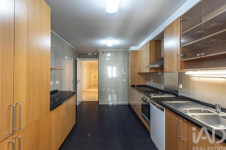 Apartamento T2 para Arrendamento em São Domingos de Benfica Foto 9