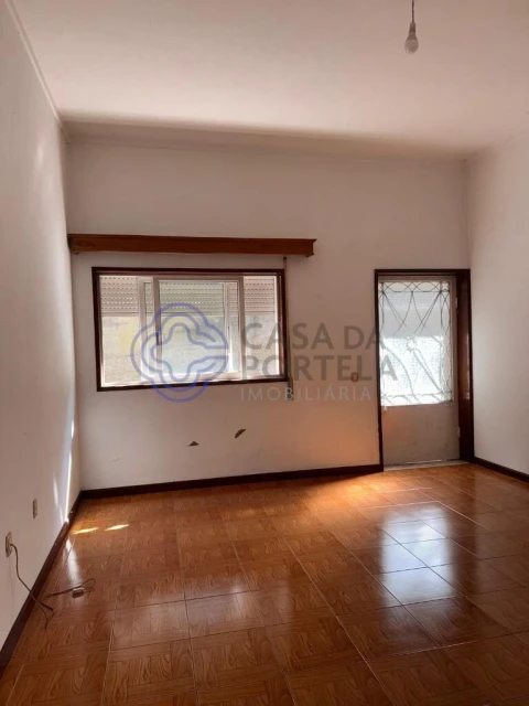 Moradia T2 para Venda em Moreira de Conegos