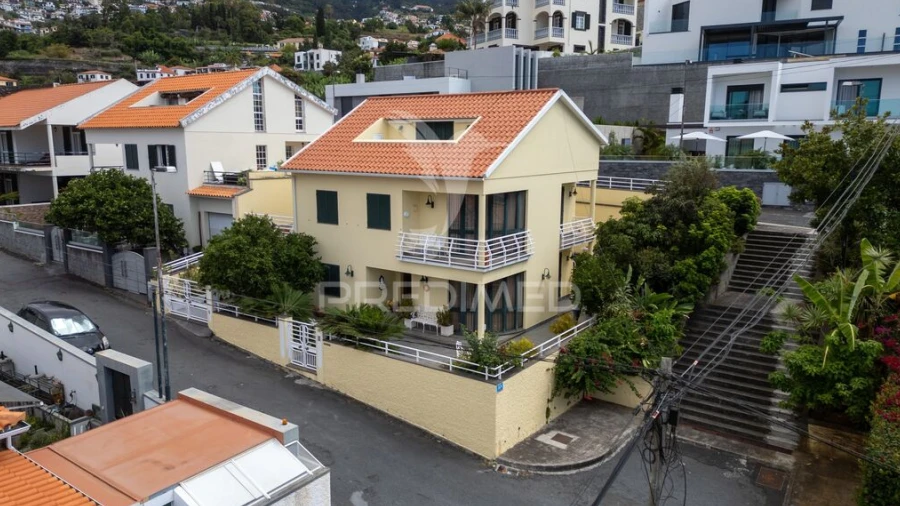 Moradia T3 para Venda em Funchal (São Pedro)