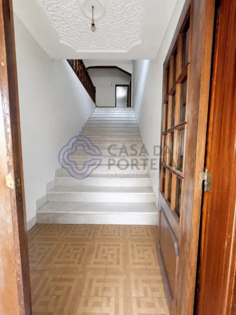 Moradia T4 para Venda em Moreira de Conegos