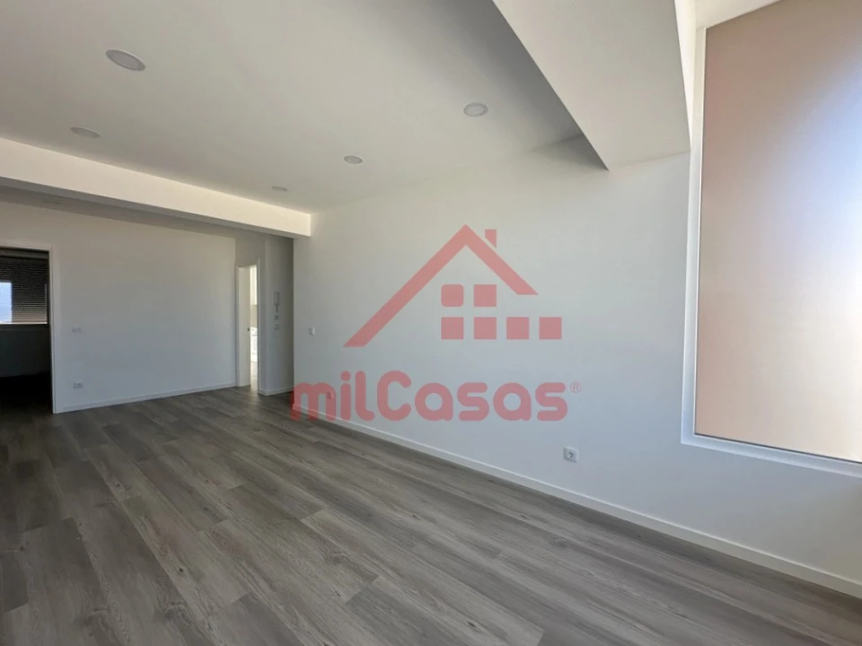 Apartamento T3 para Arrendamento em Ericeira Foto 4