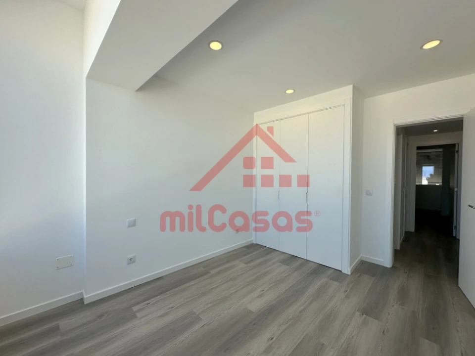 Apartamento T3 para Arrendamento em Ericeira Foto 13