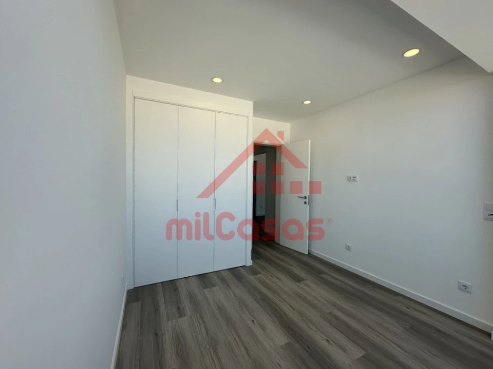 Apartamento T3 para Arrendamento em Ericeira Foto 14