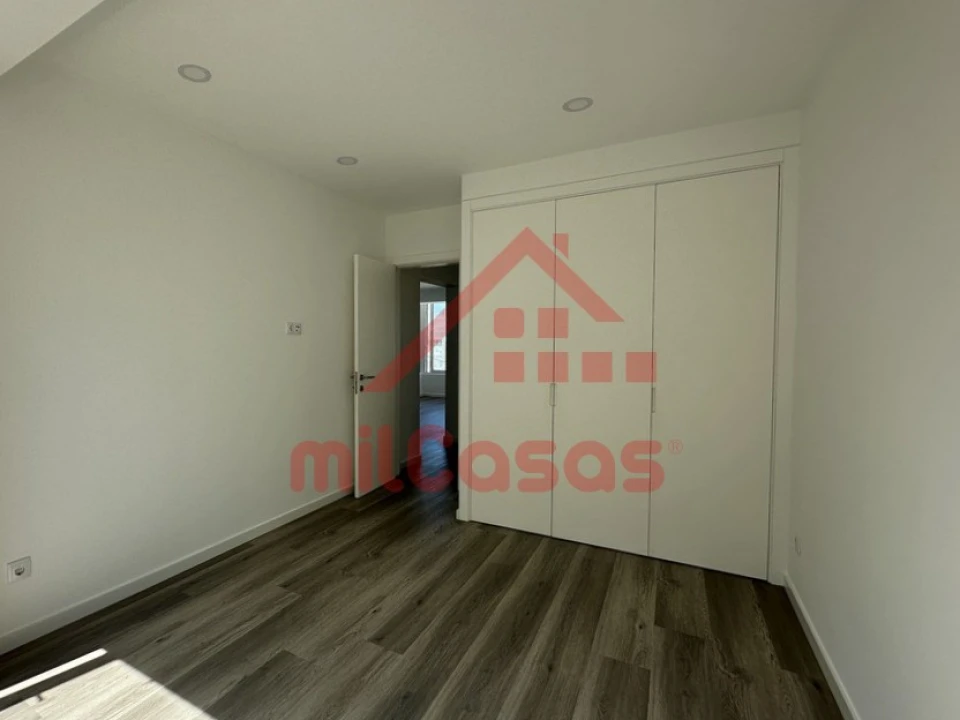 Apartamento T3 para Arrendamento em Ericeira Foto 24