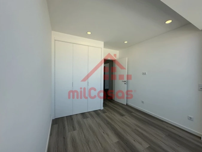 Apartamento T3 para Arrendamento em Ericeira Foto 14