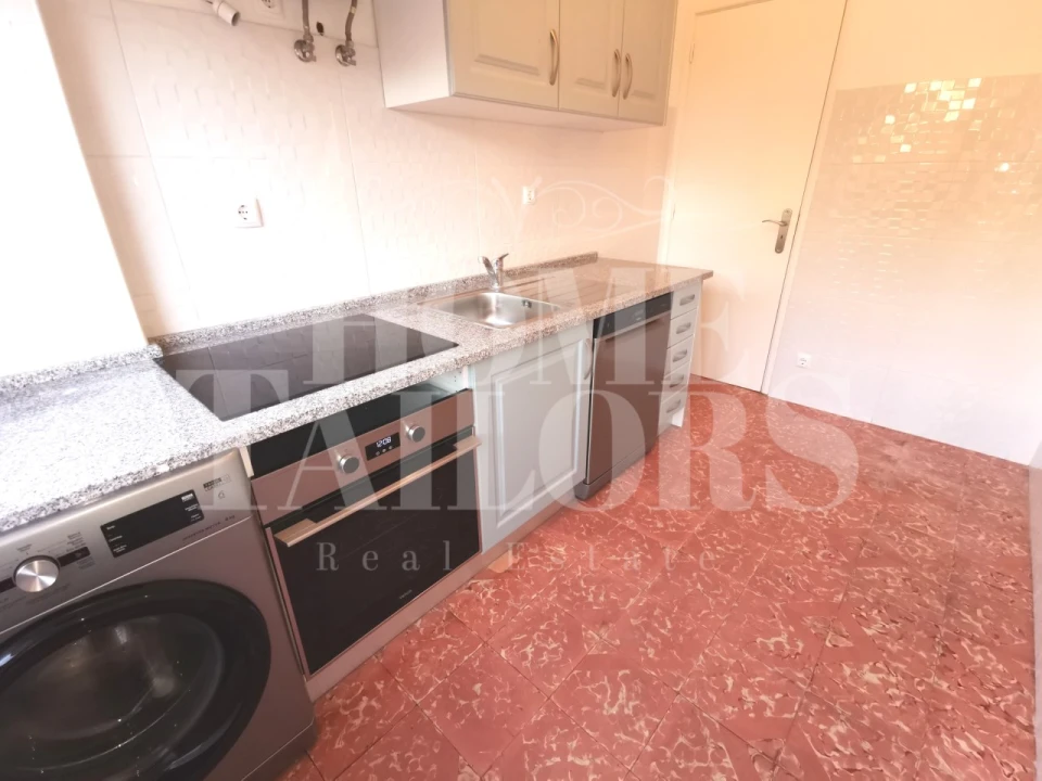 Apartamento T3 para Arrendamento em Santo António Foto 8